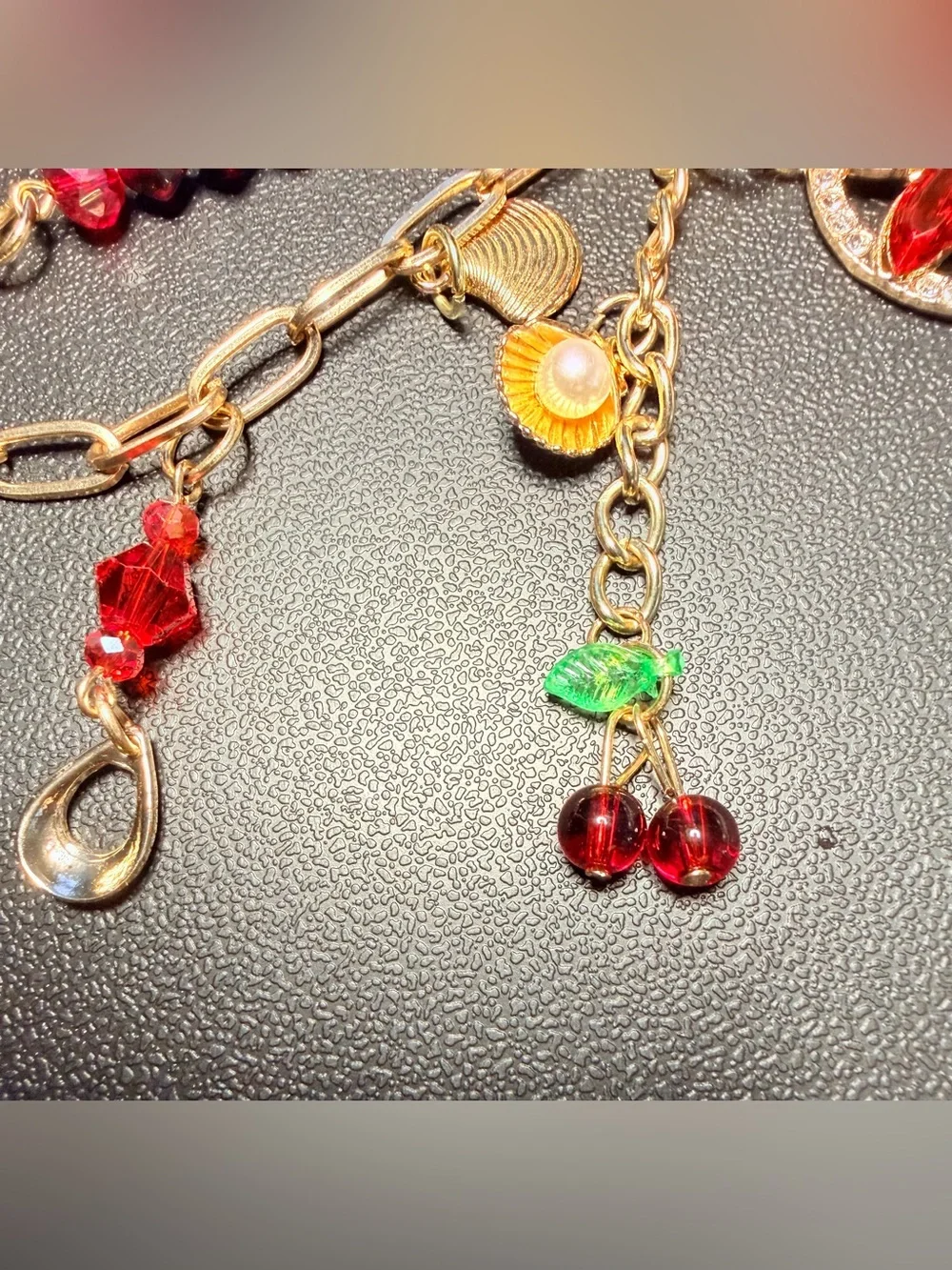 ✨Handmade✨Gold-Tone Red Floral Crystal Keychain Bag Charm